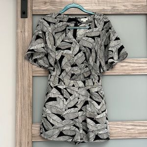Black and white leaf print romper, size 00